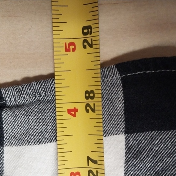 3/$25 Old Navy Plaid Overshirt. size XS, black and white. - Picture 12 of 12